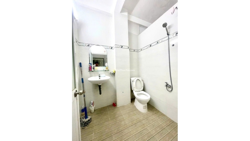 Bán Nhà gần MT Hoàng Diệu. Quận 4, 3 tầng, 44m2, Giá nhỉnh 14 tỷ.